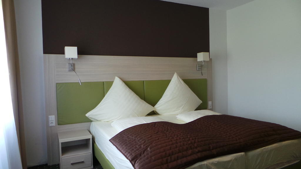 Rhoenblick Landhotel - Restaurant - Countrypub Petersberg  Room photo