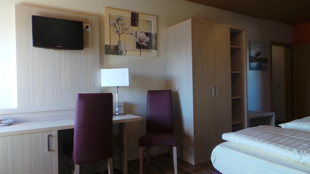 Rhoenblick Landhotel - Restaurant - Countrypub Petersberg  Room photo