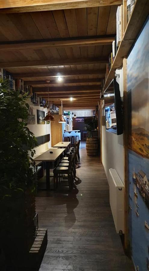 Rhoenblick Landhotel - Restaurant - Countrypub Petersberg  Exterior photo